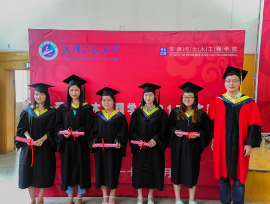 �人���̴�ѧ��Դ����ľ����ѧԺ¡�ؾ���2017�챾������ҵ������ѧλ������ʽ