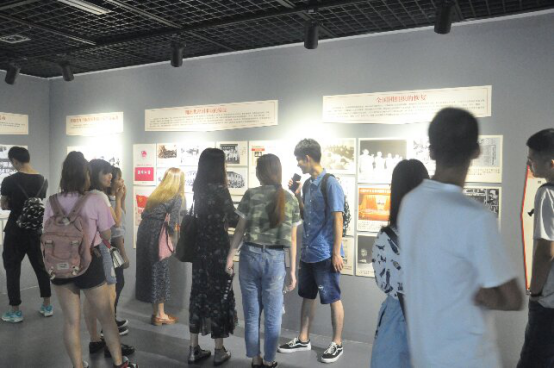 �人���̴�ѧ��Ա�����ιۺ���ʡ������ų���95���굵��չ